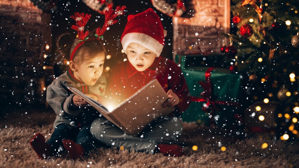 15 Cute Family Christmas Photo Ideas From TikTok 15 Cute Family Christmas Photo Ideas From TikTok
