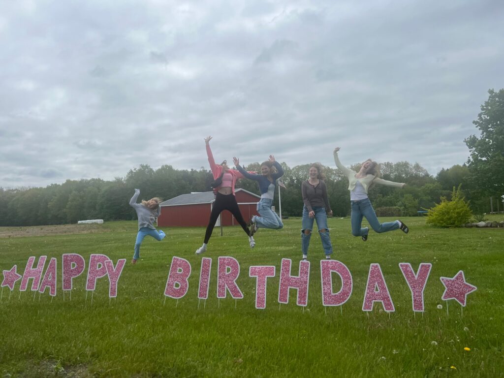 My Teens Loved These  ‘Happy Birthday’ Yard Signs That Made the Perfect Photo Op